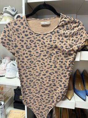 Abercrombie & Fitch Tan Leopard Print Short Sleeve Bodysuit